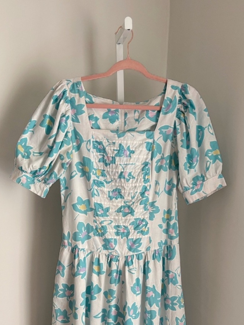 Vintage Prairie Midi Dress Light Gray w Blue Floral Accents Farmhouse Cottage M - Picture 3 of 6